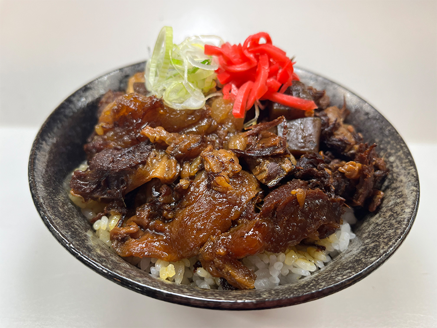 牛すじ丼、フローズンフルーツソーダ